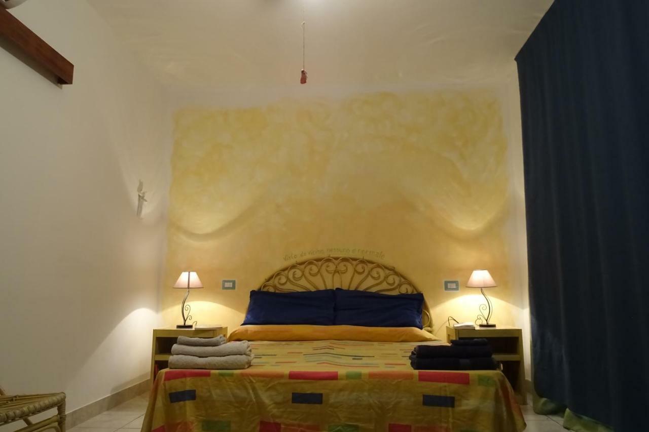 B&B Casa Per Ferie Villaggiocarovana 카스티아다스 외부 사진