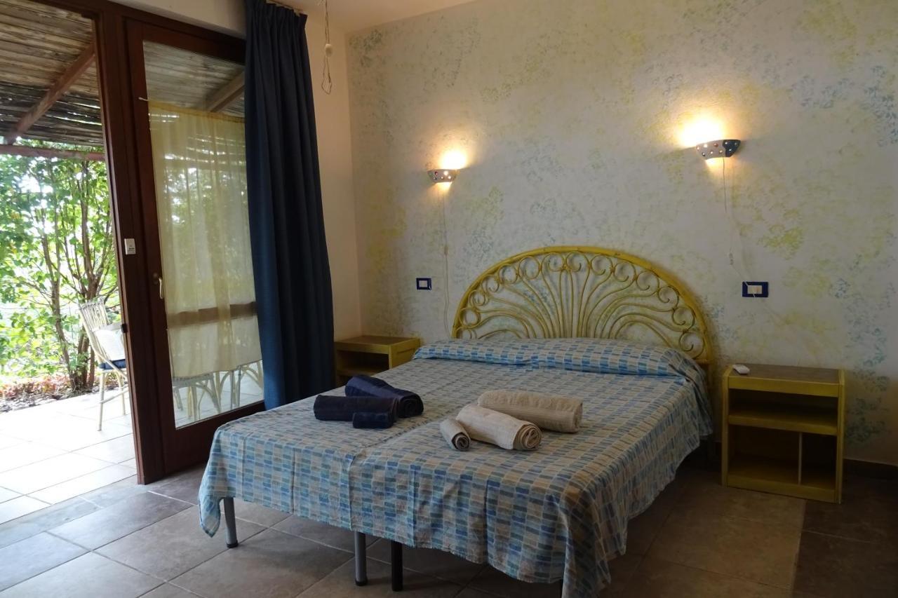B&B Casa Per Ferie Villaggiocarovana 카스티아다스 외부 사진